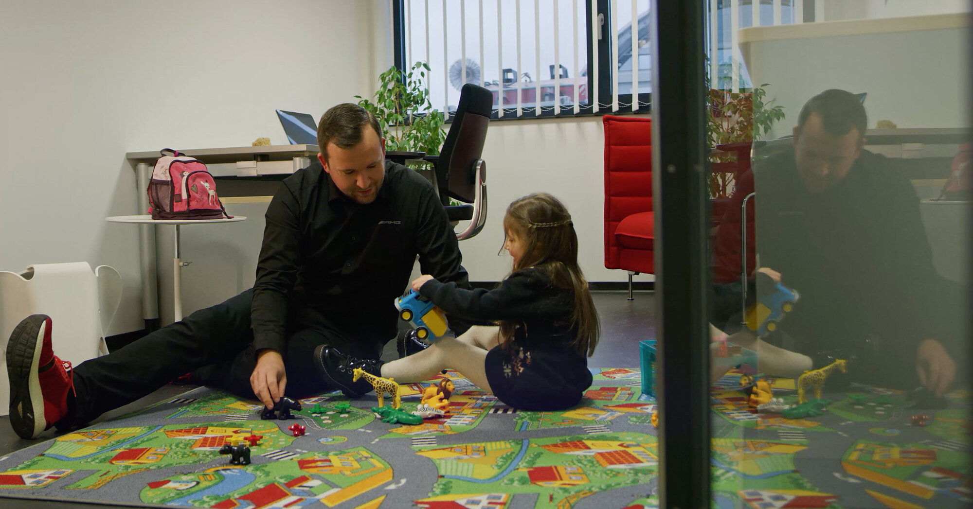 AMG Career: Jobs at Mercedes-AMG – Family benefits